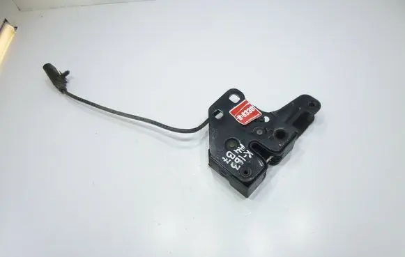 Engine bonnet/hood lock/catch