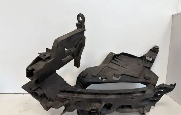 Audi Q5 SQ5 8R Headlight/headlamp mounting bracket 8R0805607