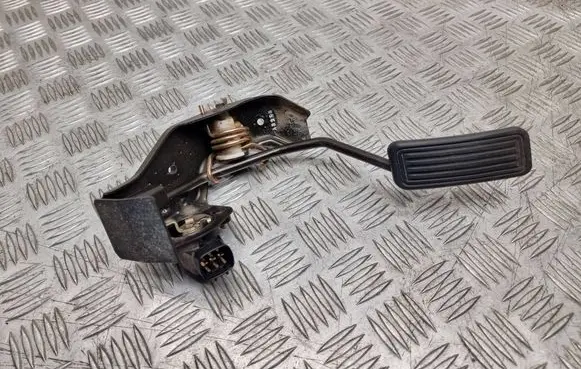 Toyota Avensis T250 Accelerator throttle pedal 7811135030