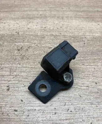 BMW 5 E39 Air pressure sensor 2244674 10T13