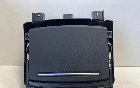 Cup holder front