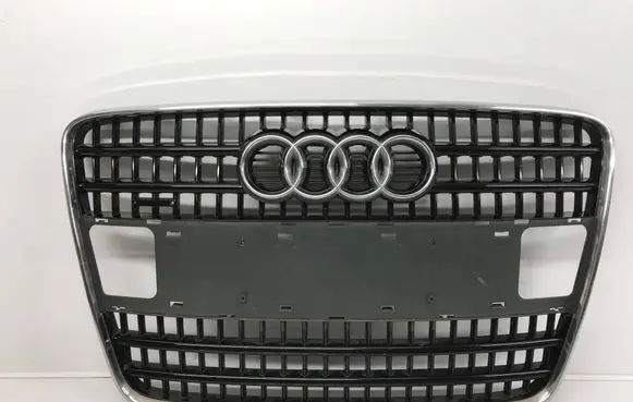 Audi Q7 4M Front bumper upper radiator grill 4L0853651A