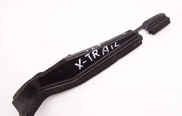 Nissan X-Trail T32 Fender end trim 631318H300