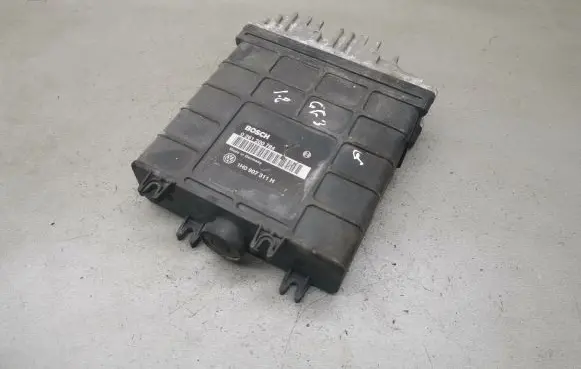Volkswagen Golf III Engine control unit/module 0261200784 1H0907311H