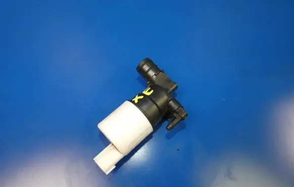 Jaguar XE Windscreen/windshield washer pump