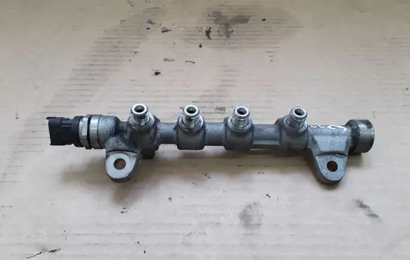 Opel Zafira C Fuel main line pipe 55576177 0445214221