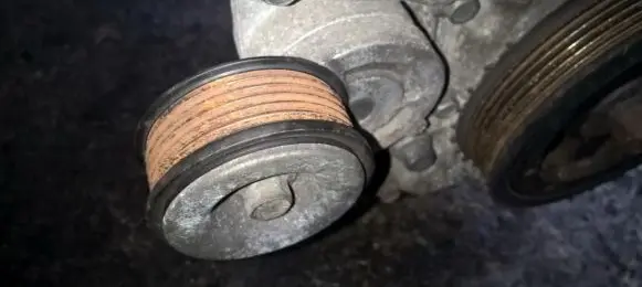 Mazda 2 Generator/alternator belt tensioner zj38
