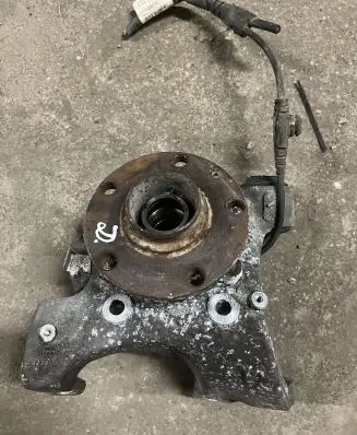 Audi A6 S6 C6 4F Rear wheel hub spindle/knuckle 