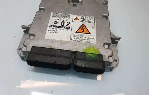Nissan X-Trail T30 Engine control unit/module 5800295 23710EQ44A 2758002956