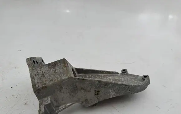 Volvo XC90 Gearbox mounting bracket 31370633