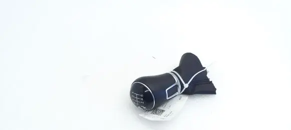 Volkswagen PASSAT B7 Gear lever shifter trim leather/knob