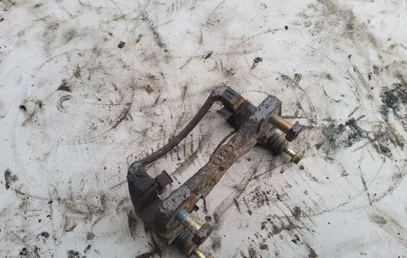 Chevrolet Nubira Front Brake Caliper Pad/Carrier 