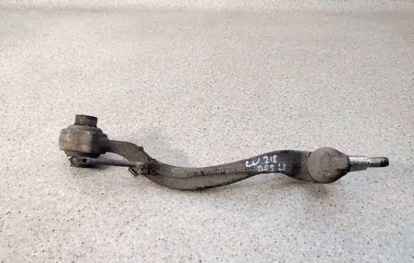 Mercedes-Benz CLS C218 X218 Front lower control arm/wishbone