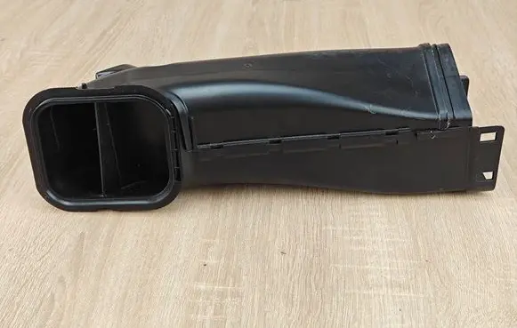 BMW 8 G16 Air intake duct part 7643299