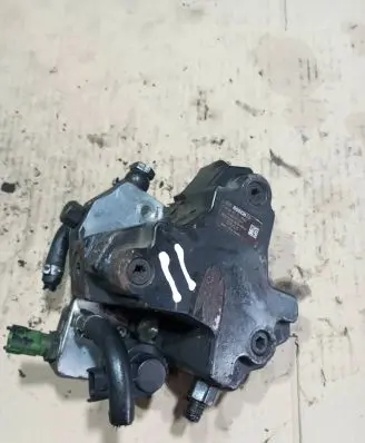Volvo C30 Fuel injection high pressure pump 30756125 0445010111 55552