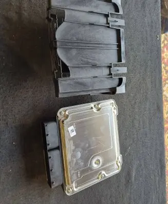 BMW 5 F10 F11 Engine control unit/module 8574091 0281019806
