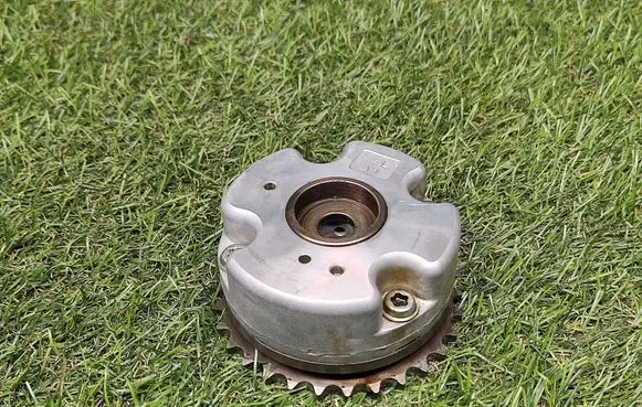 Audi Q5 SQ5 8R Camshaft pulley/ VANOS 06E109083M