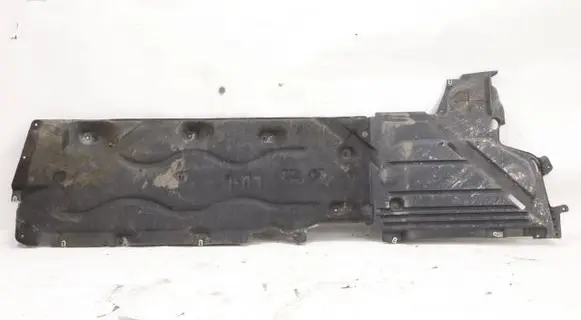 BMW 1 F40 Engine splash shield/under tray 7436655