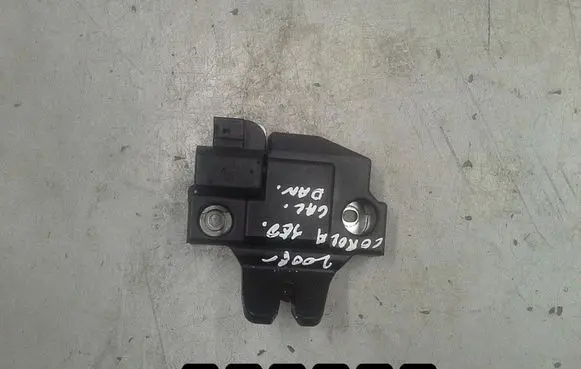 Toyota Corolla E120 E130 Front door lock 