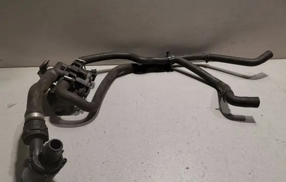 BMW X5 F15 Engine coolant pipe/hose 9197085