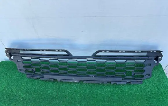 Skoda Kamiq Front bumper lower grill 658853677