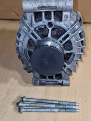 Peugeot 508 Generator/alternator 9666997980 2616938A FG15T072