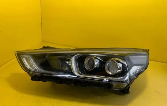 Hyundai Tucson TL Headlight/headlamp 32101d7100