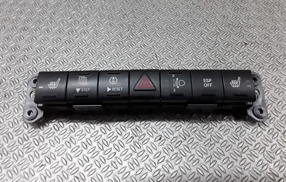 Chrysler Sebring (ST-22 - JR) Hazard light switch 12861885B