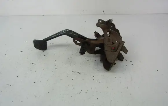 Nissan Primera Brake pedal 