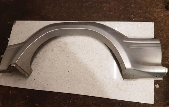 Toyota Land Cruiser (J100) Rear arch trim 1560560030