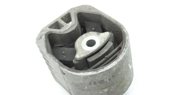 Mercedes-Benz A W169 Engine mount bracket