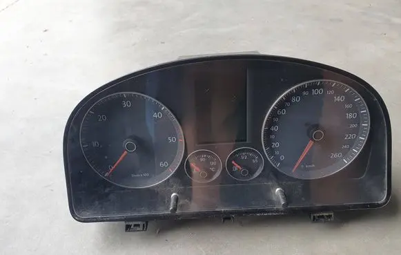 Volkswagen Touran I Speedometer (instrument cluster) 1T0920874AX B224