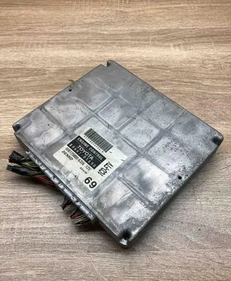 Toyota Avensis T250 Engine control unit/module ECU 8966105690 MB1758006326 Used