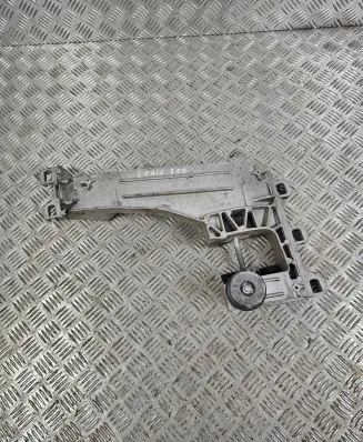 Jaguar F-Pace Gearbox mounting bracket HK836A026EE