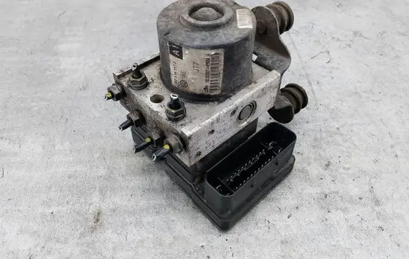 Skoda Octavia Mk2 (1Z) ABS Pump