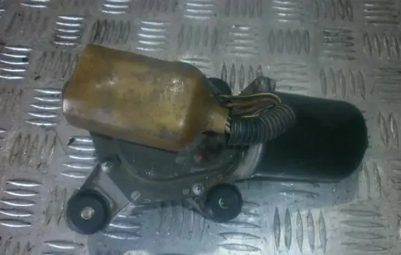Nissan Sunny Wiper motor