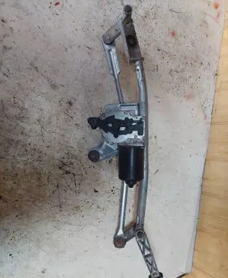 Volvo S60 Front wiper linkage and motor 8624239 050215001