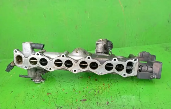 KIA Carens II Intake manifold