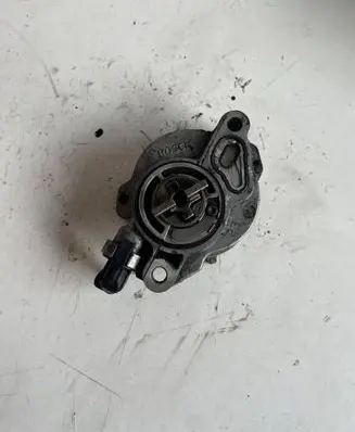 Mazda 3 II Vacuum pump D1562B
