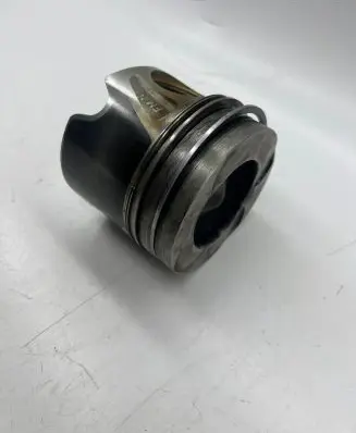 Mercedes-Benz E W212 Piston 8349F