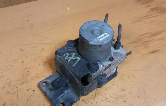 Hyundai i40 ABS Pump 589203Z970