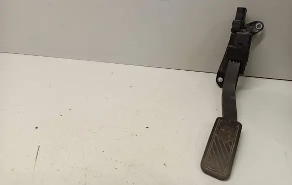 Ford Fiesta Accelerator throttle pedal 8V219F836AB 6PV00951720