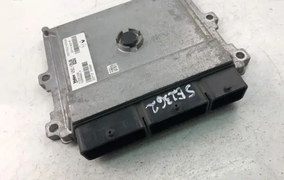 Dacia Sandero Engine control unit/module ECU 237109221R 237105499R