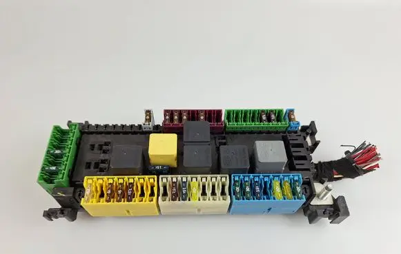 Mercedes-Benz CL C215 Fuse module A1669063901