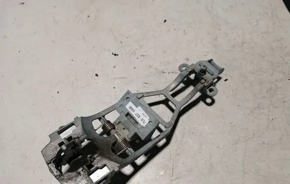 Porsche Cayenne (9PA) Front door exterior handle/bracket 7L0837886E