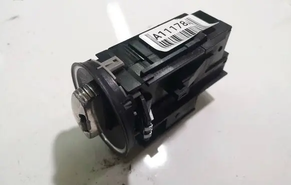 Volkswagen PASSAT CC Ignition lock 3C0905843Q
