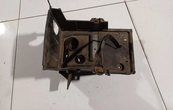 Ford Focus C-MAX Battery box tray cover/lid 