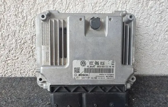 Volkswagen Golf VI Engine control unit/module 03C906016