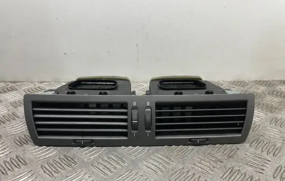BMW 7 E65 E66 Dash center air vent grill 8223599