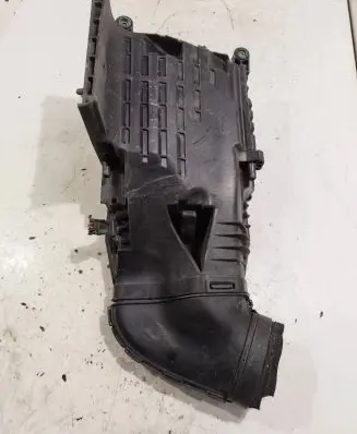 Mercedes-Benz E W211 Air filter box A2710900901
